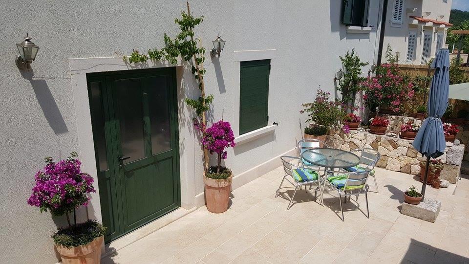 Apartments Villa Ina Brsec Room photo