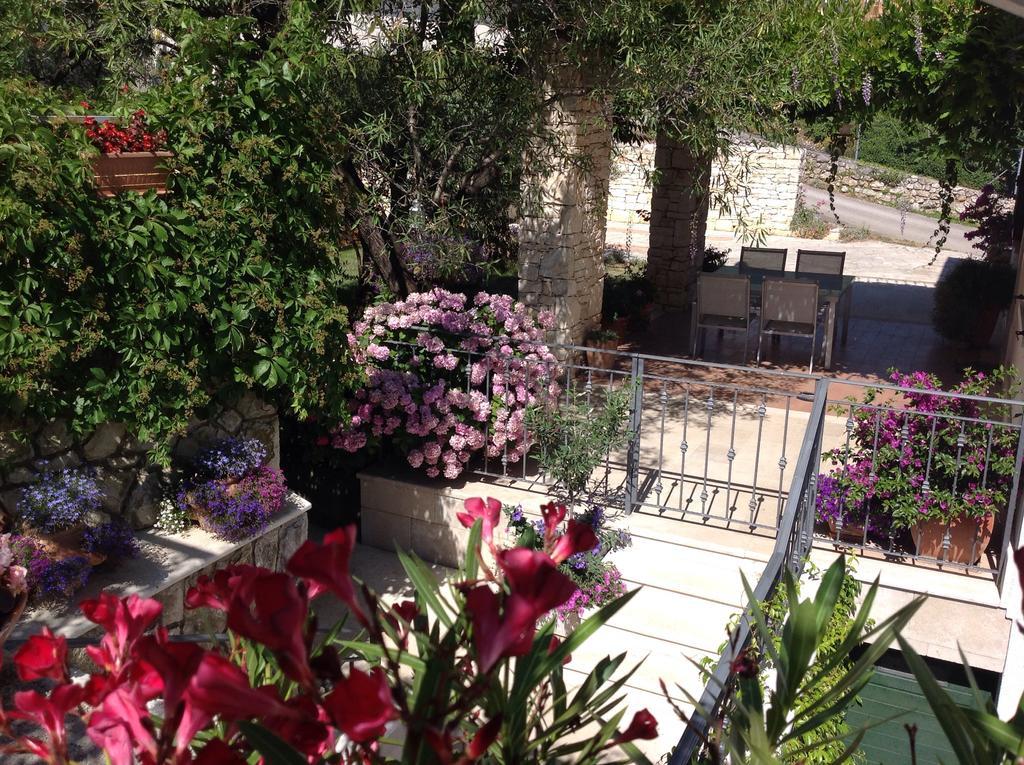 Apartments Villa Ina Brsec Exterior photo