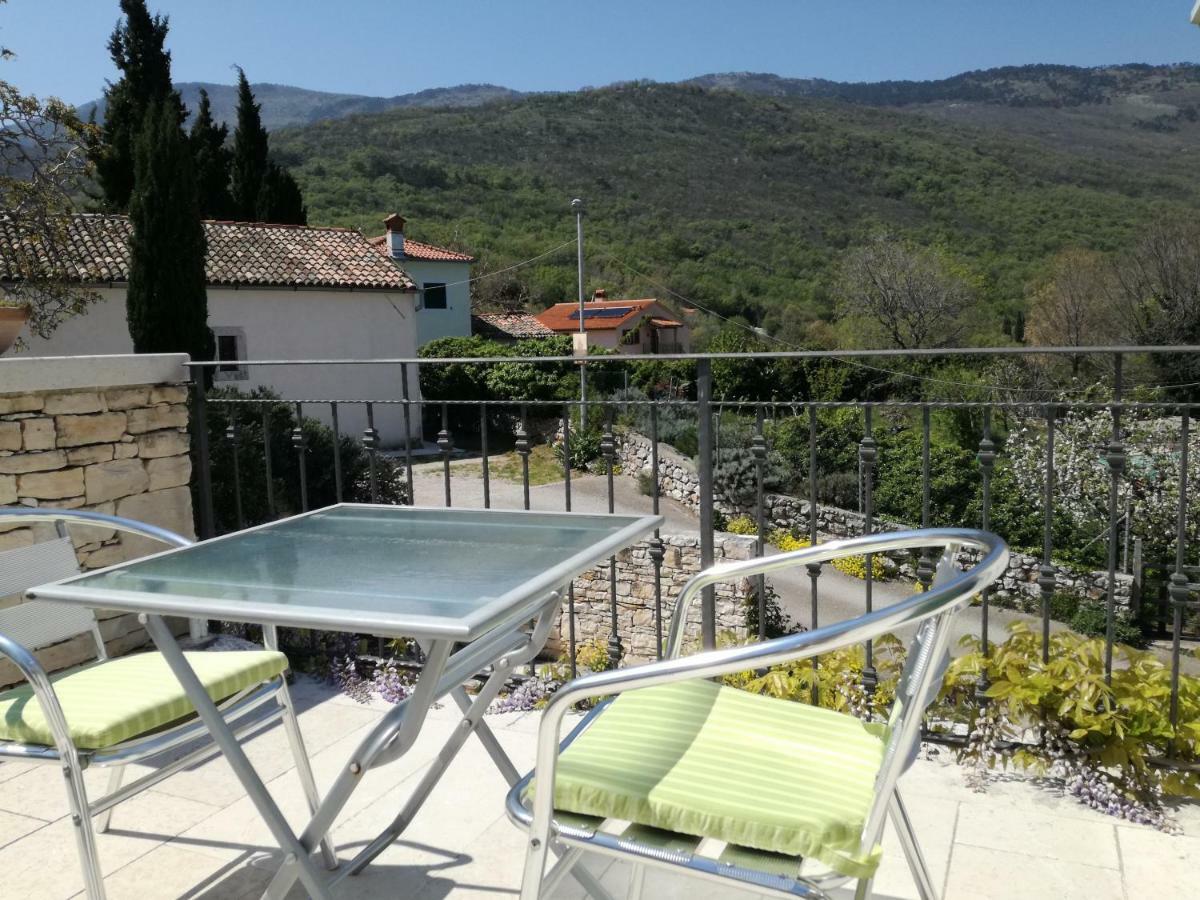 Apartments Villa Ina Brsec Exterior photo